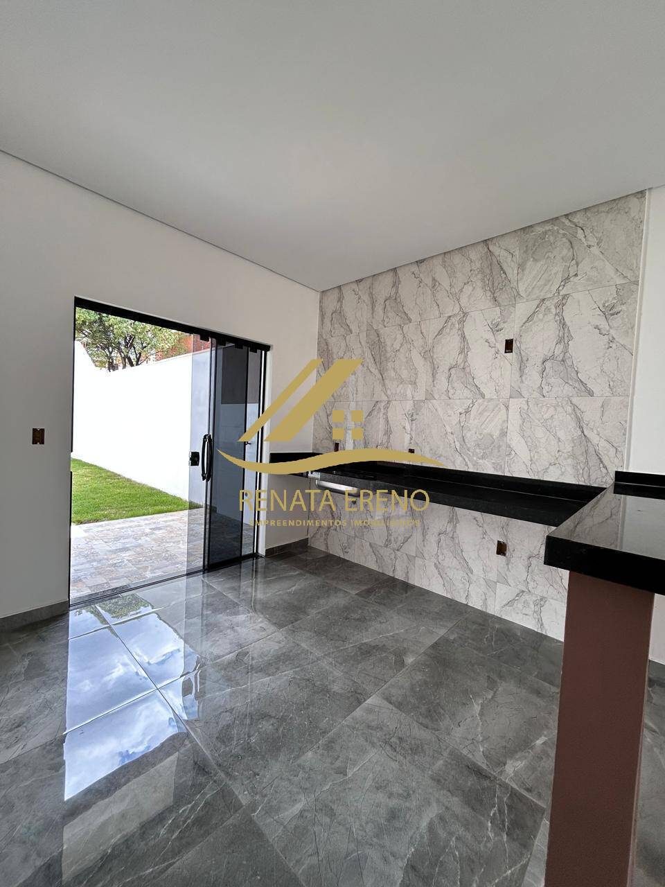 Casa à venda com 2 quartos, 59m² - Foto 1