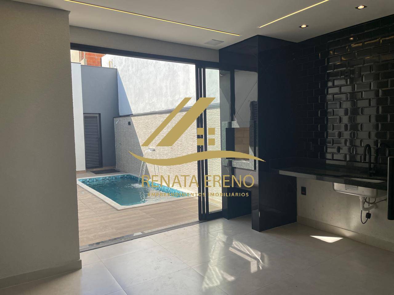 Casa à venda com 3 quartos, 200m² - Foto 3