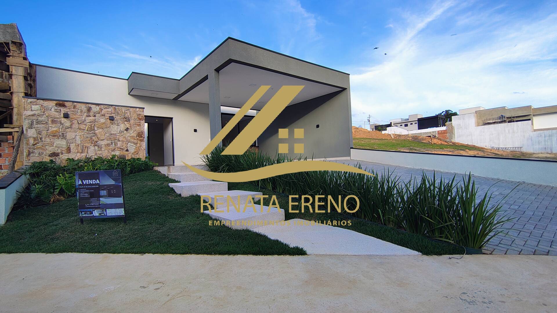 Casa à venda com 3 quartos, 307m² - Foto 2