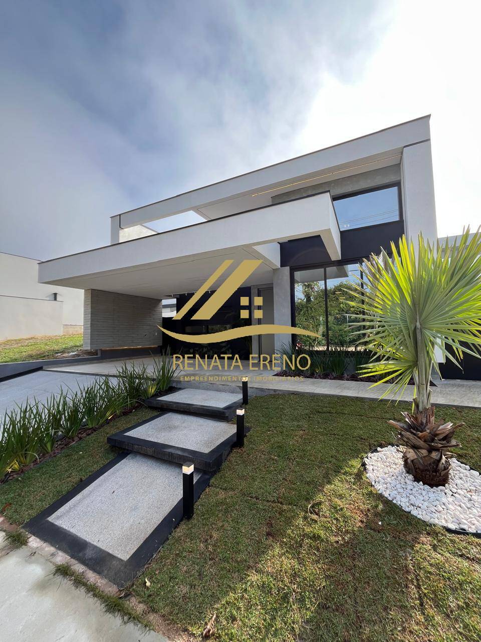 Casa de Condomínio à venda com 3 quartos, 318m² - Foto 2