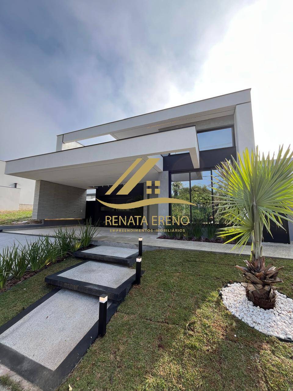 Casa de Condomínio à venda com 3 quartos, 318m² - Foto 1